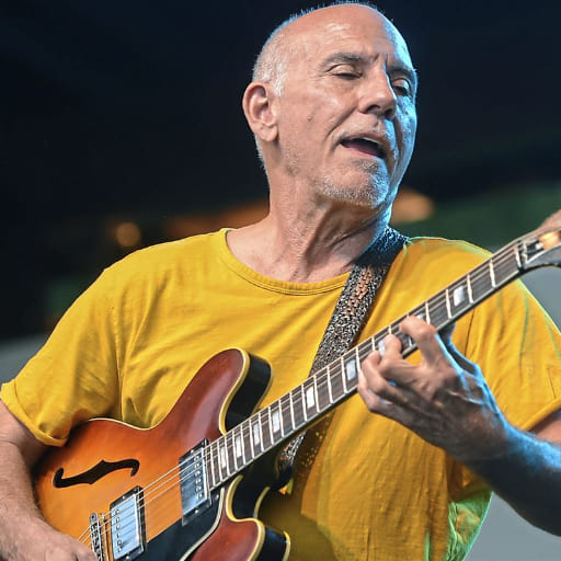 Larry Carlton Concerts in Honolulu
